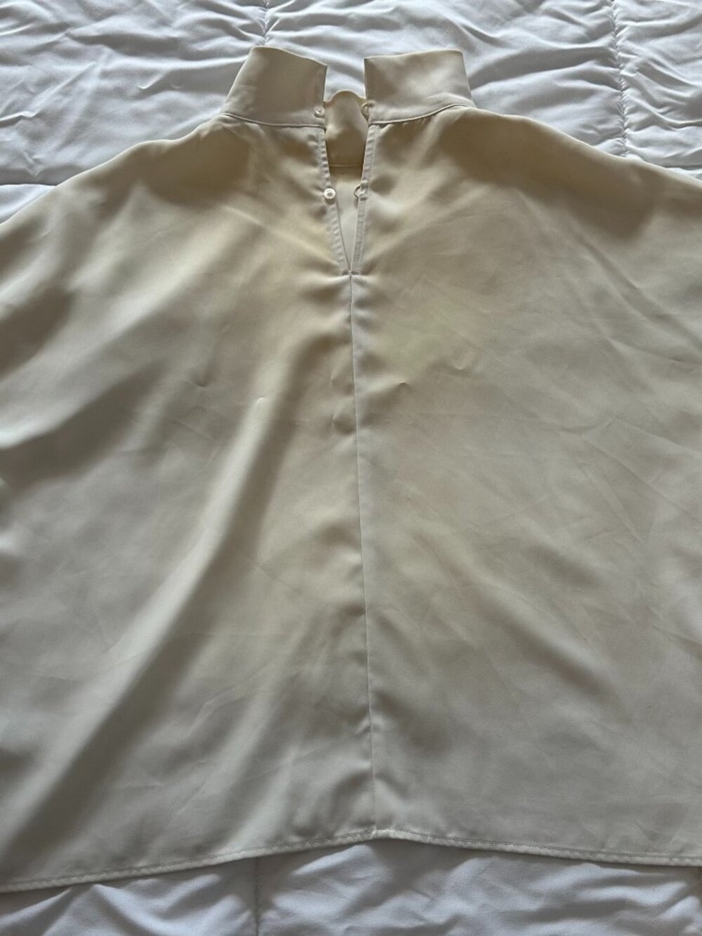 UNIQLO WOMEN HIGH-NECK SHORT-SLEEVE BLOUSE SIZE S OFF-WHITE
